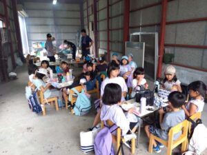 恵庭の学童保育アフターキッズかしわのBBQ写真2025年夏休み1